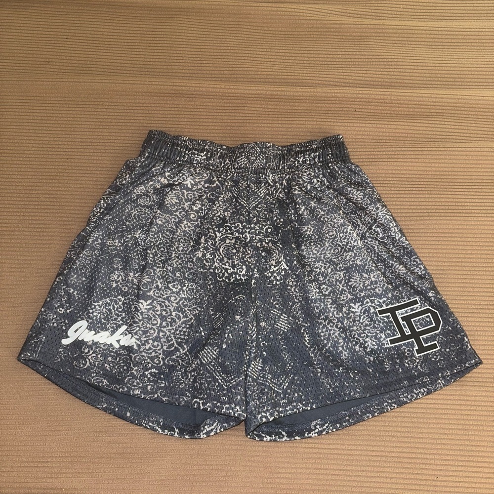 Inaka shorts size small